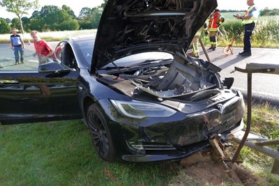 Der Tesla wies große Schäden auf.
