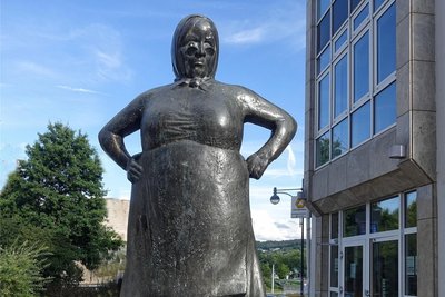 Die Neideiteln: Die volkstümliche Figur gibt’s seit 1913 - erstmals tauchte sie damals im Sonntags-Anzeiger auf. Hier eine Nachbildung von Bildhauer Hannes Schulze.