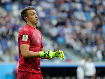 Fernando Muslera sah beim Schuss von Antoine Griezmann nicht gut aus.