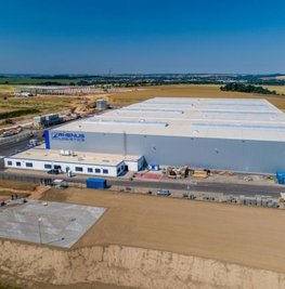 Der neue Standort von Rhenus Logistics im Gewerbegebiet zwischen Meerane und Crimmitschau wird heute eingeweiht.