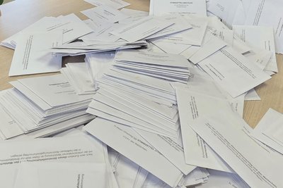 Die Briefwahl (im Foto Bad Elster) war das knappste Ergebnis beim Bürgerentscheid. In Bad Elster gab es ein leichtes Plus für Nein, in Bad Brambach Stimmengleichheit 138:138.