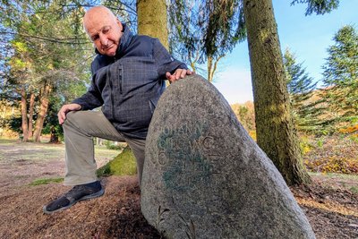 Peter Hösel aus Thalheim katalogisiert bekannte und unbekanntere Denkmäler seiner Heimatstadt.