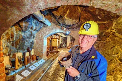 Ärgert sich über die fehlerhaften Angaben bei Google: Bergknappe Gert Müller. 