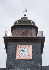 Die Uhr hat durch die Restaurierung ihr ursprüngliches Aussehen zurückbekommen.