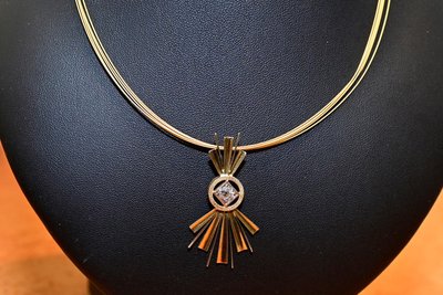 Den Anhänger für die Mutter trug Christine Molzahn beim Empfang des Goldenen Meisterbriefes.