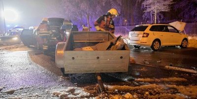 Drei junge Leute wurden bei einem Unfall in Freiberg verletzt. 
