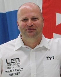 Ralf Müller ist Wasserball-Schiedsrichter. 
