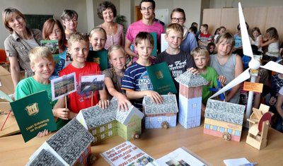 Am Montag wurde der Schülerpreis der Stadt Rodewisch verliehen. Auf Platz 1 kam das Mühlen-Projekt der Klasse 3b der Schiller-Grundschule.