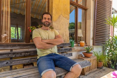 Kai Schumann stand voriges Jahr im Vogtland für die Serie „Mandat für Mai“ vor der Kamera und traf viele alte Freunde.