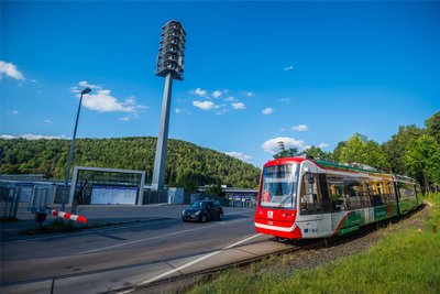 Die City-Bahn ist zum Spieltag am Dienstag mit einem Zusatzzug zwischen Aue und Chemnitz unterwegs.