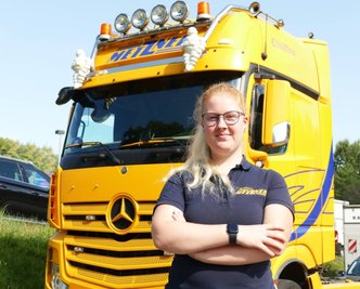 Melissa Wilhelm gefällt das Truckerleben. Besonders schön sei der Job, wenn sie morgens hinterm Steuer den Sonnenaufgang erlebt. 