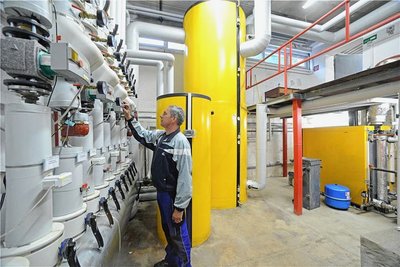 Blick in die Heizungsanlage im Oberwieraer Gemeindezentrum.