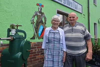 Rosemarie und Bringfried Zschäck haben viel zu erzählen. Im Sommer feiern die ehemaligen Betreiber der Fleischerei und der Gastwirtschaft Eiserne Hochzeit.