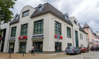 Seit 2004 betrieb AWG sein Modecenter am Neumarkt. Nun zieht Woolworth ein.