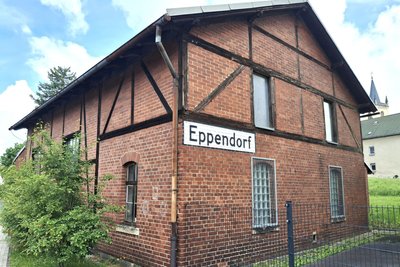 Der alte Lokschuppen in Eppendorf war einst Teil der Kleinbahnlinie.