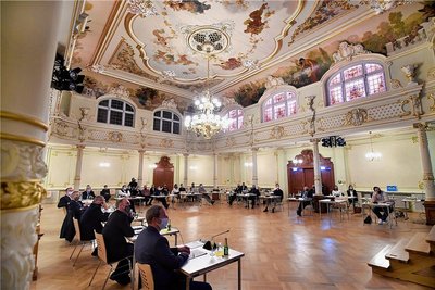 Der Stadtrat von Hainichen tagt im Festsaal "Goldener Löwe", der im Stil des Neorokoko gebaut wurde. 