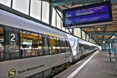 Das gab es monatelang nicht zu sehen: eine S-Bahn im Zwickauer Hauptbahnhof.