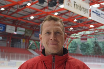 Die Eispiraten Crimmitschau fahren heute ohne Chef-Trainer Chris Lee zum letzten Auswärtsspiel der Hauptrunde nach Ravensburg.