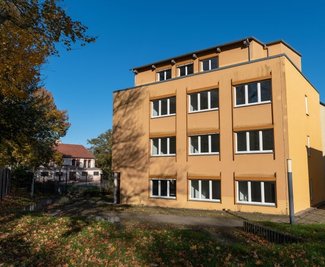 900.000 Euro hält die Stadt für die Erweiterung der Grundschule bereit. Die ehemalige Arbeitsagentur soll dazu umgebaut werden.
