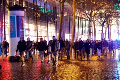  Die Gruppen liefen unter anderem über die Bahnhofstraße, den Falkeplatz, die Theaterstraße, die Mühlenstraße sowie die Straße am Brühl. 