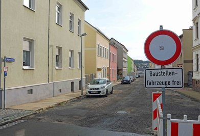Die Stadt Crimmitschau muss für die Erneuerung der Annenstraße tiefer in die Tasche greifen.