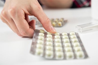 Blutverdünnende Medikamente können gefährlichen Erkrankungen vorbeugen, bei Verletzungen aber zusätzliche Untersuchungen erforderlich machen.