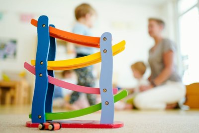 Beschäftigte in Sachsens Kitas fallen deutlich länger aus als andere Berufsgruppen