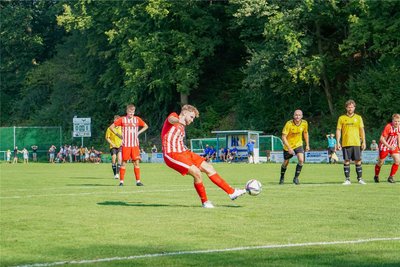 Der Stollberger Kapitän Michael Neubert sorgte für alle drei Tore seines Teams, zwei davon gelangen per Elfmeter.