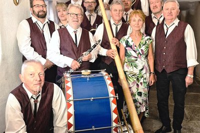 Die Erz-Böhmische Blasmusik ist  am Sonntag zu Gast im Amtsgerichtssaal Königswalde.