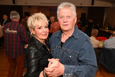 Kerstin und Raimund Schmidt aus Sosa finden die Oldie-Party in Bad Schlema sehr schön.
