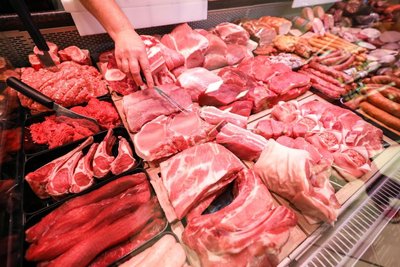 Noch 2023 will Agrarminister Cem Özdemir (Grüne) die Pflichtangabe an den Start bringen - im ersten Schritt mit frischem Schweinefleisch im Handel.