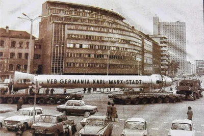 Ein Oxo-Synthesereaktor-Transport, wie er von den 1970ern bis zur Wende passierte. Repro