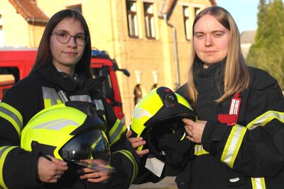 Josie Herbst (l.) und Michelle Porsche wechselten 2023 in den aktiven Dienst.