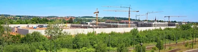 Auf dem Gelände des ehemaligen Reichsbahnausbesserungswerkes entsteht die neue Haftanstalt von Sachsen und Thüringen mit 825 Plätzen. 
