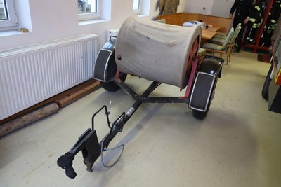 Diesen Anhänger musste der Barkas der FFW Hohentanne früher ziehen.
