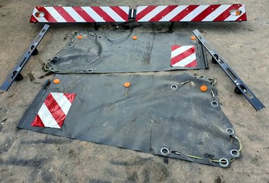 Dieser Fahrschutz für einen Maishäcksler wird gesucht.