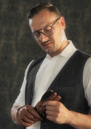 Nils Bergauer mit einer neuen Kreation für die "Fashion Week" im Berliner Salon. 