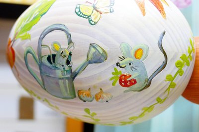 Von Malerin Nicole Musch wurden auch die Ostereier mit viel Liebe zum Detail gestaltet.