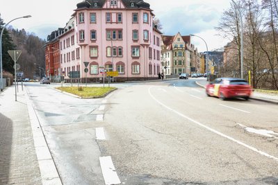 Auf der Wettinerstraße werden ab Freitag die Bauarbeiten im dritten Bauabschnitt fortgesetzt .
