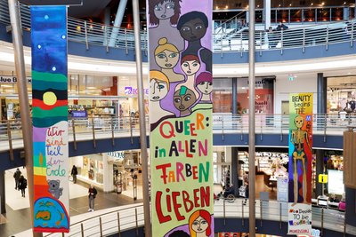 Wie queer ist Chemnitz und die Kulturhauptstadt? Maria Kramer und Lucas Dietrich wollen, dass sich die Szene mehr vernetzt.