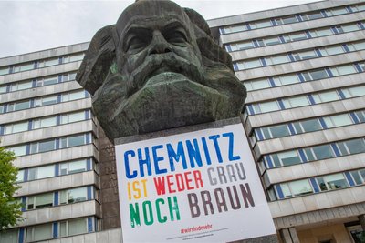 Mehrere Initiativen wie „Chemnitz ist weder grau noch braun“ wurden gestartet, um ein anderes Bild von der Stadt zu zeichnen.