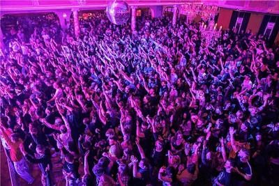Die Bude war voll am Samstagabend zum Festival "Break the Rules" im Konzert- und Ballhaus Tivoli.