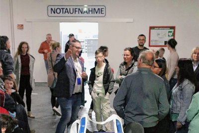 Besucher konnten sich in den Räumen der neuen Firma Notfallmedizinische Simulation umschauen.