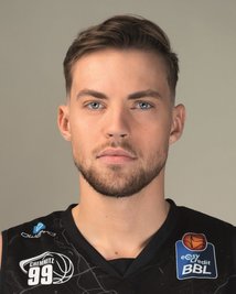 Kilian Binapfl - Shooting Guard - geboren am 1. Januar 2000 in Friedberg - 1,98 m groß - 95 kg schwer - im Verein seit 2022