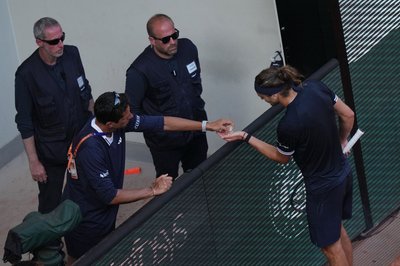 Zverev brauchte während des Matches Hilfe.