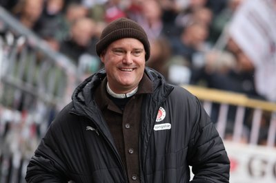 Wollte gern mit Trainer Alexander Blessin weitermachen: St. Pauli-Präsident Oke Göttlich.  