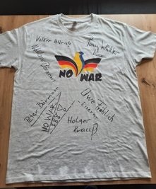 Diese T-Shirts trugen die Fahrer. Die bekommen die Spender.