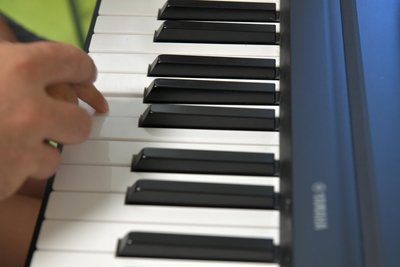Im Pfarrhof in Großschirma bietet die neue Musikschule „Klar und net“ jetzt auch Klavierunterricht an.