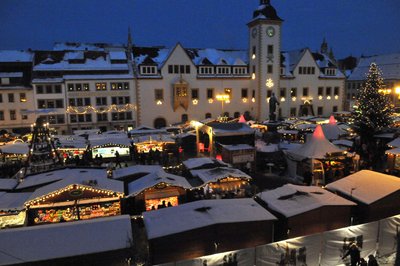 Der Freiberger Christmarkt, wie hier im Jahr 2010, öffnet seine Tore traditionell auf dem Obermarkt.