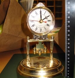 Diese Uhr hatte der Täter im Revier versteckt.